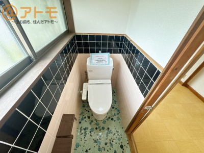 【トイレ】 | 富士市大淵　中古戸建て　全1棟 | 年代を問わず使いやすい洗浄機能付きトイレ！