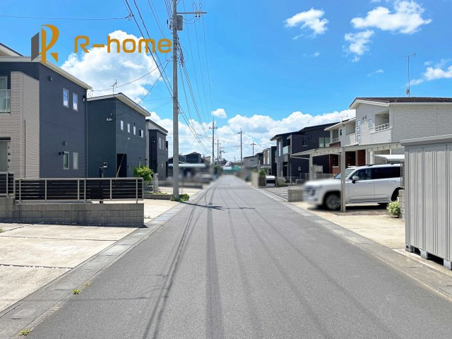 取手市ゆめみ野4期　新築戸建て　1号棟の前面道路含む現地写真|堂々！建物完成♪実際のお部屋をご見学可能です♪
ご見学が一番の資料！お気軽にお問い合わせ下さい♪