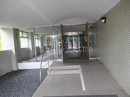 エスティーム地御前のエントランス