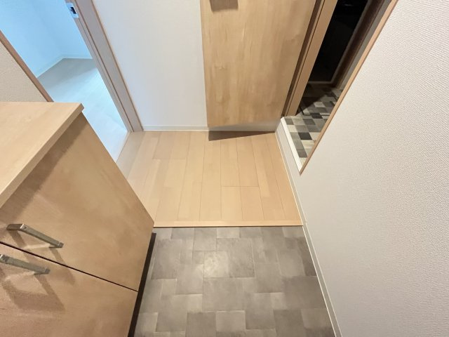 F＋style狭山・池尻中2号館の玄関