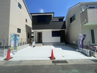 【前面道路8メートル・南向き】長坂2丁目新築の画像