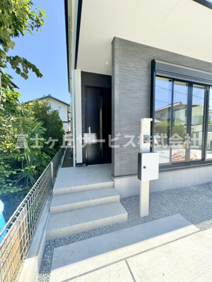 【エントランス】 | 静岡市葵区西千代田町 2期 新築一戸建て 1号棟 | エントランスです