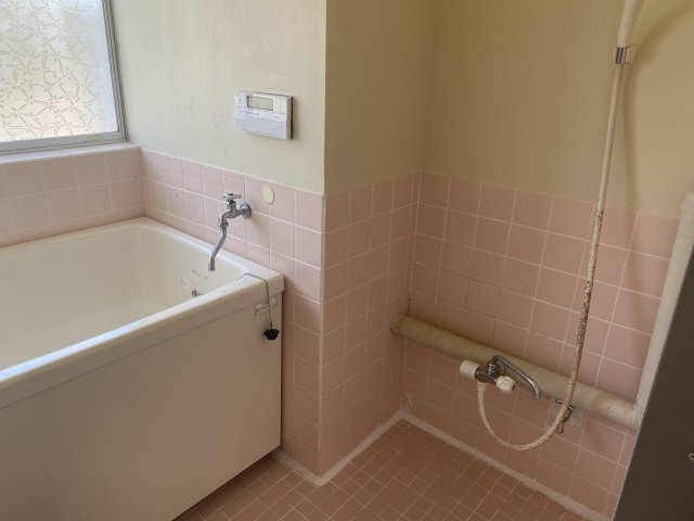 遠野市松崎町白岩８地割の一戸建ての浴室