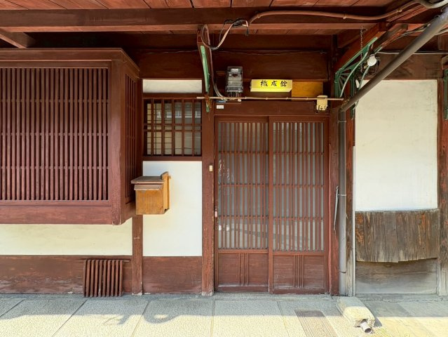 上京区花車町のエントランス