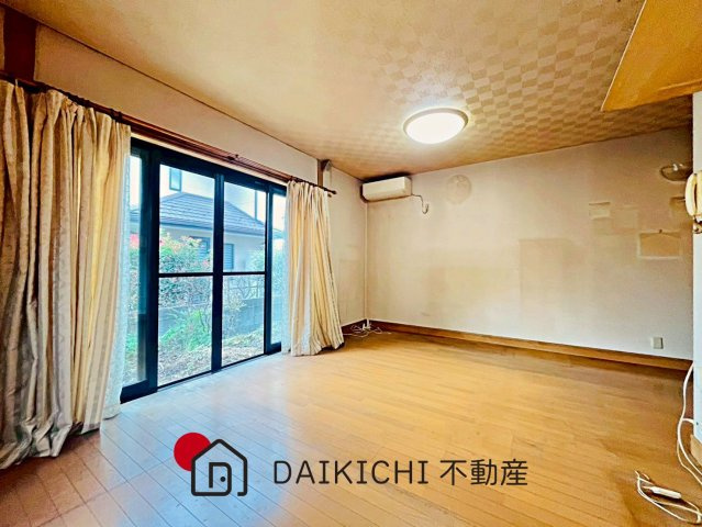 【居間・リビング】 | 行田市長野5丁目　中古戸建