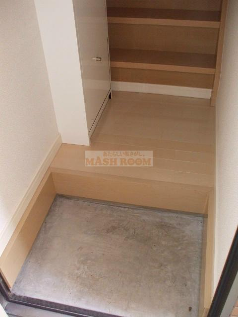 stage東高円寺の玄関