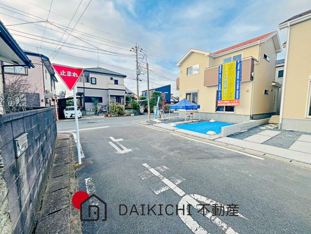 【前面道路含む現地写真】 | 加須市久下2丁目　いろどりアイタウン　新築戸建　全3棟　3号棟
