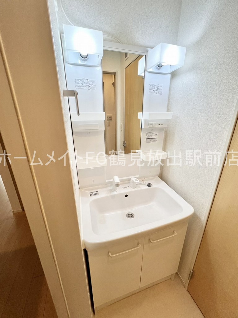 プチメゾンロココの独立洗面台