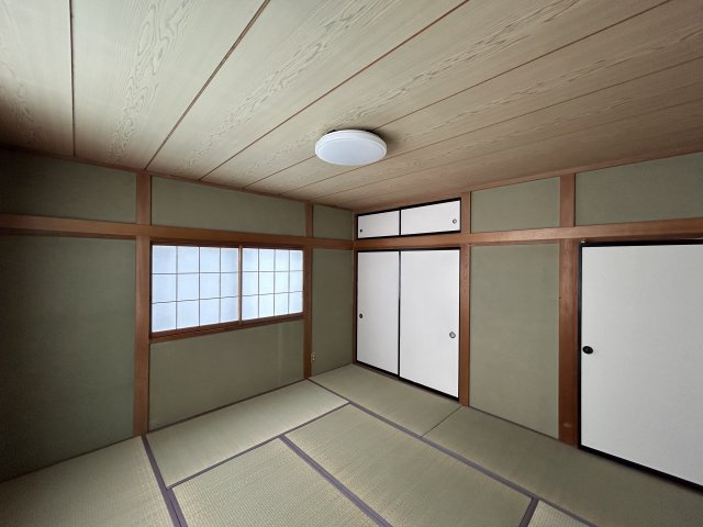 【中古戸建】前橋市稲荷新田町の和室|和室でしか味わえない畳ならではの香りや素材で和のやすらぎを感じてください♪畳にはリラックス効果があるといわれています。のんびりするならやっぱり和室が一番ですね♪