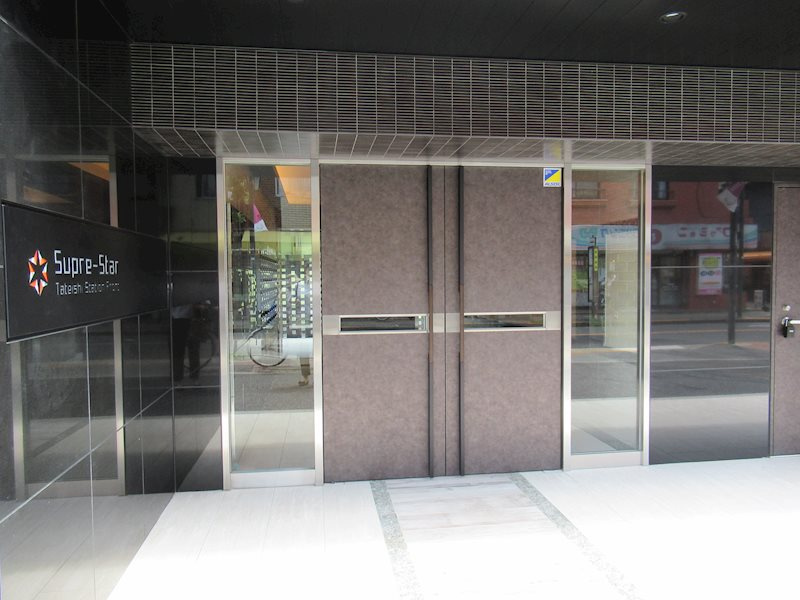 スプレスター立石ステーションフロントのエントランス