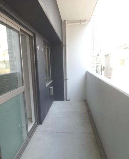 【バルコニー】プログレッセ新大阪 