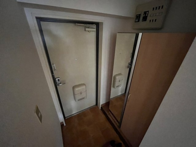 INSURANCE(インシュランス)BLDG.(ビルディング)ⅩⅥ(シックスティーン)流山の玄関