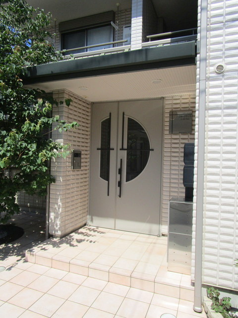 プチ・プランスのエントランス|★オートロック完備★