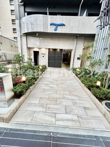 セレニテ江坂グランデのエントランス