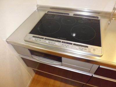 【キッチン】 | フローレンスⅢ | ３口ＩＨコンロ