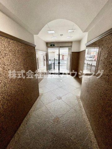 アール江坂のエントランス