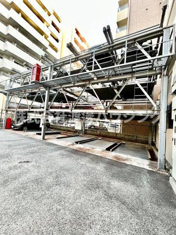 アール江坂の駐車場