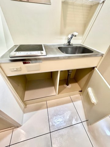 アール江坂のキッチン|キッチン下収納