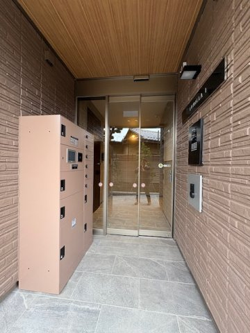 ルミラⅠのエントランス|オートロック付きのマンションです♪宅配BOXを設置♪