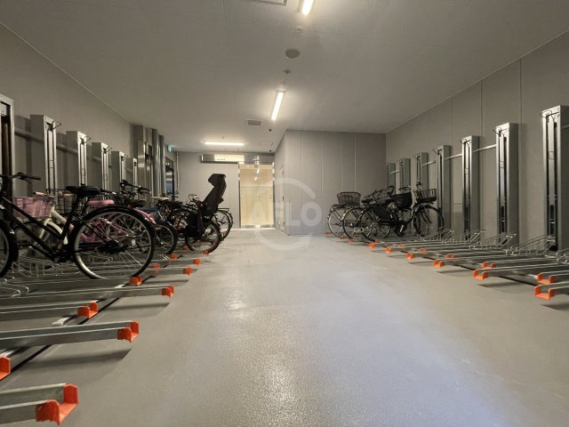 THE CROSS CITY TOWER 敷津小学校の設備|THE CROSS CITY TOWER　駐輪場
