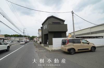 【前面道路含む現地写真】 | 綾瀬市深谷上5丁目　中古戸建て【仲介手数料無料】