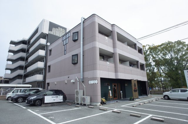 EL-NIDO NODAの駐車場