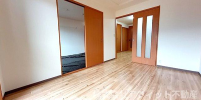 【居間・リビング】 | サンライズ・U | 洋室6.1帖