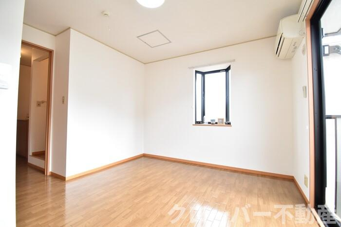 ホワイトウイングの寝室|洋室６．８帖