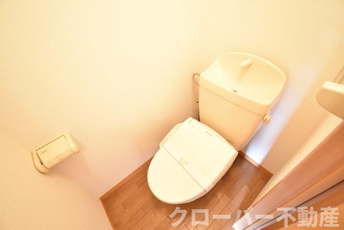 ホワイトウイングのトイレ|温水洗浄暖房便座