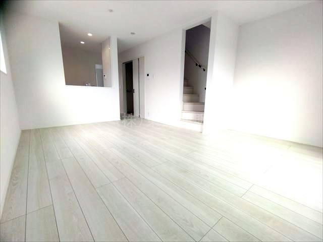 【居間・リビング】の画像