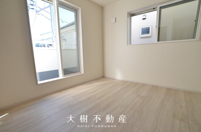 【洋室】 | 座間市南栗原3丁目　新築戸建て　全2棟【仲介手数料無料】 | 2階　洋室2（5.25帖）