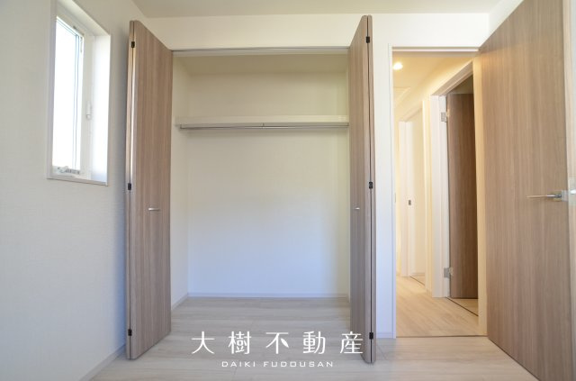 【洋室】 | 座間市南栗原3丁目　新築戸建て　全2棟【仲介手数料無料】 | 2階　洋室4（4.5帖）クローゼット