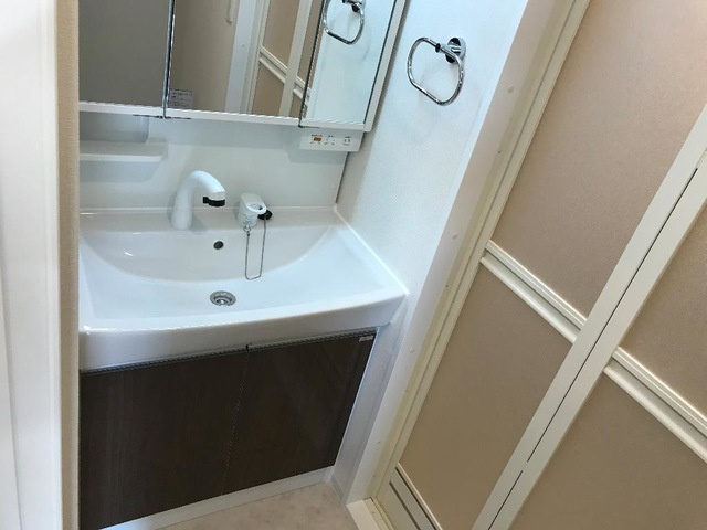 ラ・プリシェールの独立洗面台|洗髪洗面化粧台