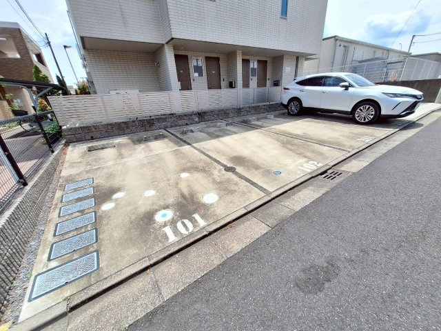 Ｐｉｃｏｔ－ｔｅｒｒａｃｅの駐車場|駐車場があるので、車を買う予定の方も安心です
