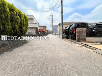 【前面道路含む現地写真】 | 狛江市和泉本町1丁目　新築戸建　全1棟