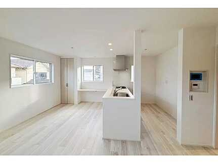 広島市安佐南区東野２丁目　新築一戸建ての居間・リビング