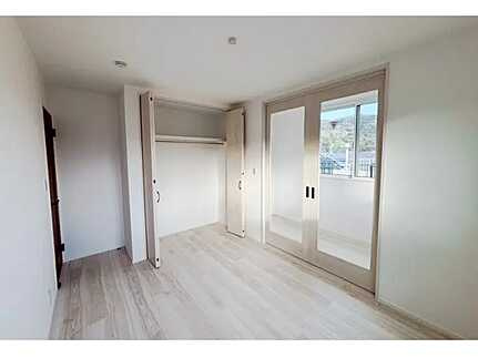 広島市安佐南区東野２丁目　新築一戸建ての洋室