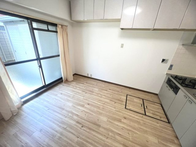 【居間・リビング】 | カサベラ西岡本