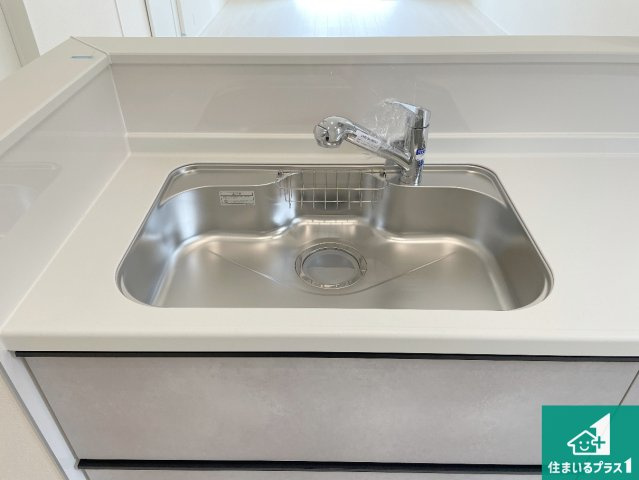 京都市伏見区醍醐京道町　第24-1期　新築一戸建ての設備|洗い物も楽にできる、広々シンク！