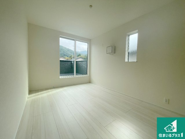 京都市伏見区醍醐京道町　第24-1期　新築一戸建ての洋室|シンプルな洋室は、自分好みのインテリアが楽しめます♪ご家族とインテリアや家具を選びに行くのは新築購入時の醍醐味の一つです。ぜひお楽しみください♪