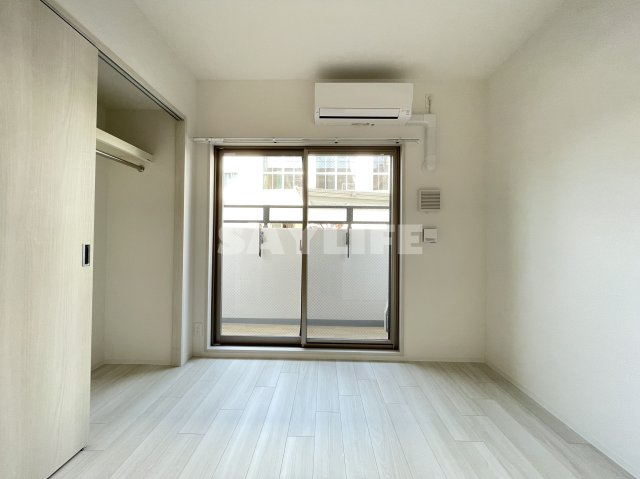 Alivis緑橋の洋室