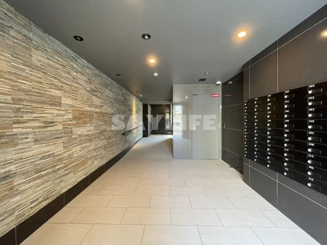 Alivis緑橋のロビー