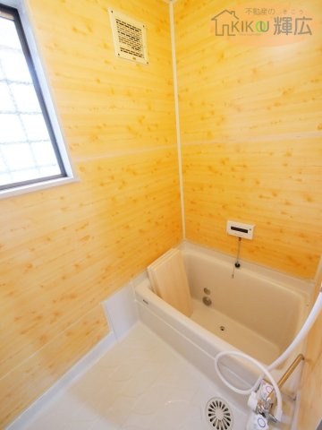 明石市二見町福里　中古戸建の浴室
