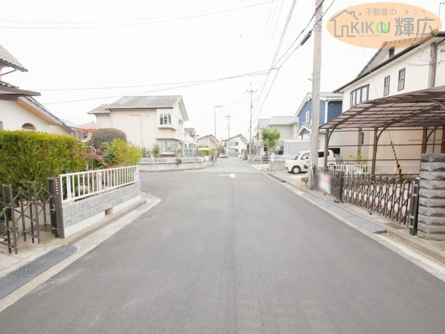 明石市二見町福里　中古戸建の前面道路含む現地写真