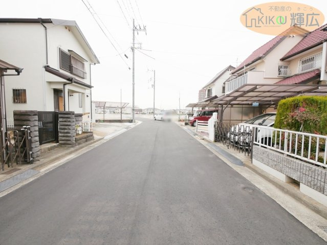 明石市二見町福里　中古戸建の前面道路含む現地写真