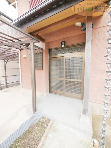 明石市二見町福里　中古戸建の玄関