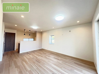 【居間・リビング】 | ５SLDK　リフォーム〇　再生住宅　幕張本郷14分 | 販売現地