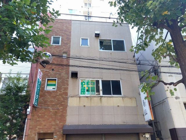 野城ビルの外観