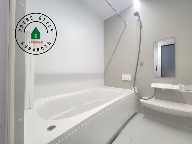 熊本市北区清水新地1丁目第1-1棟（1号棟）　の浴室|1日の疲れを癒してくれる広々バスルーム。雨の日のお洗濯にも大活躍な浴室乾燥機付です！