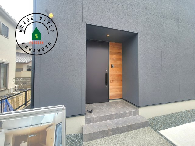 熊本市北区清水新地1丁目第1-1棟（1号棟）　の玄関|おでかけの時も帰った時も、「我が家」を最初に感じでもらえる素敵な空間に。